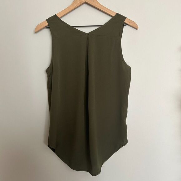 Banana Republic Mixed Medium Top Shell - Picture 2 of 4